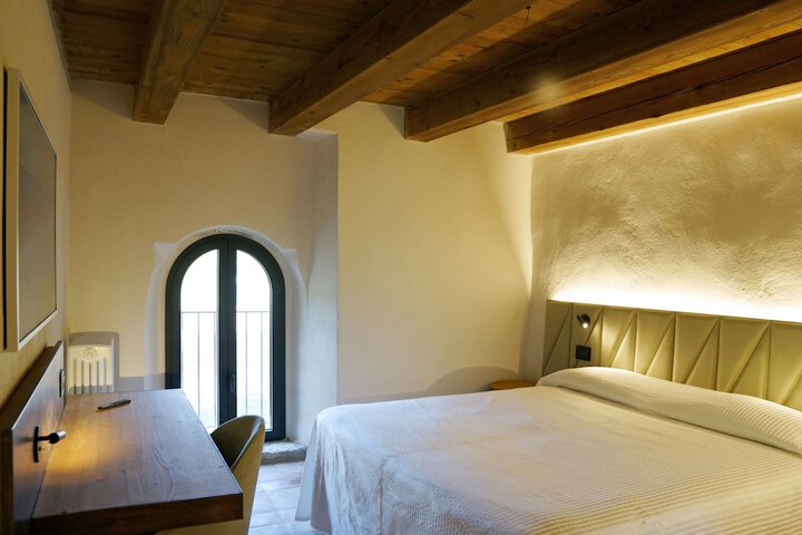 Room 4 of 26