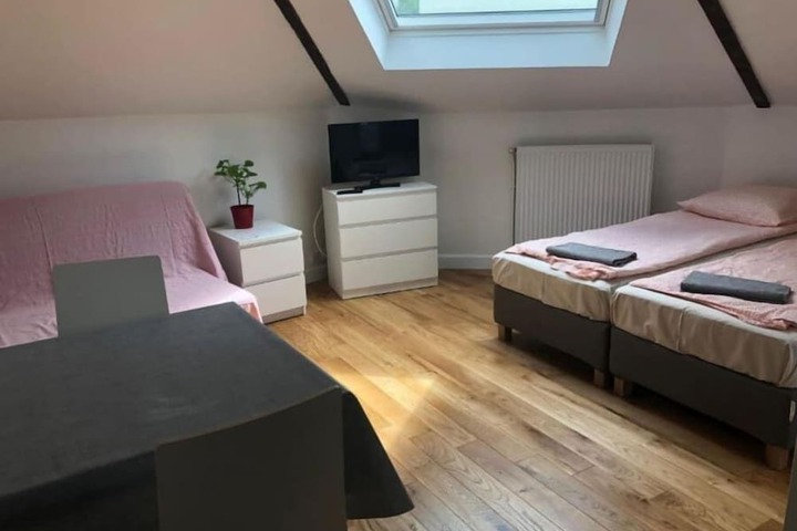 Room 5 of 24