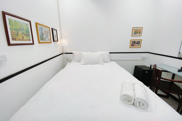 Room 6 of 22