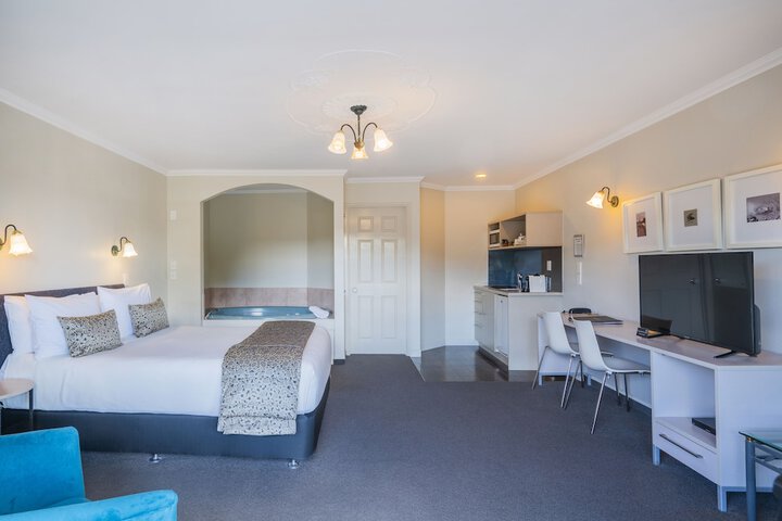 Room 18 of 119