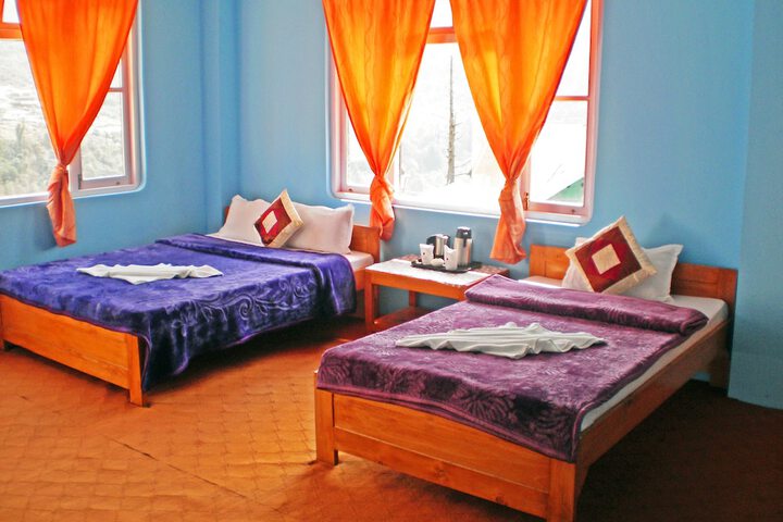 Room 6 of 14
