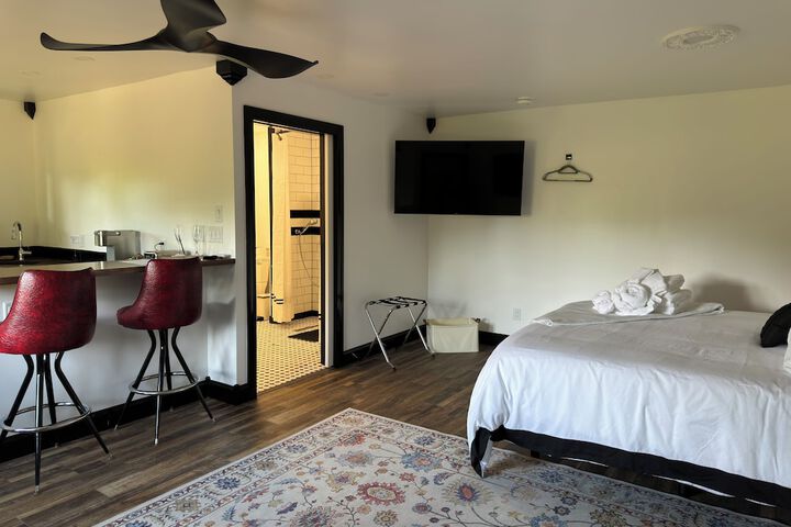 Room 6 of 35