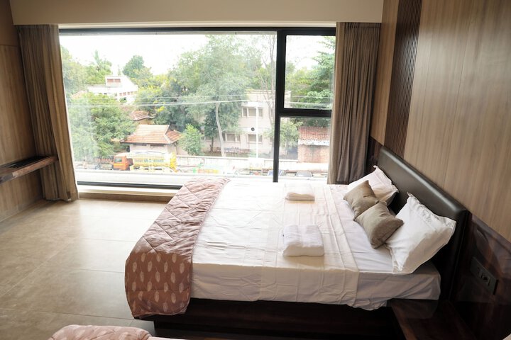 Room 6 of 19