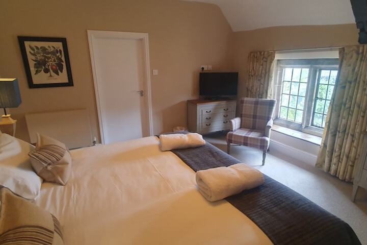 Room 7 of 32