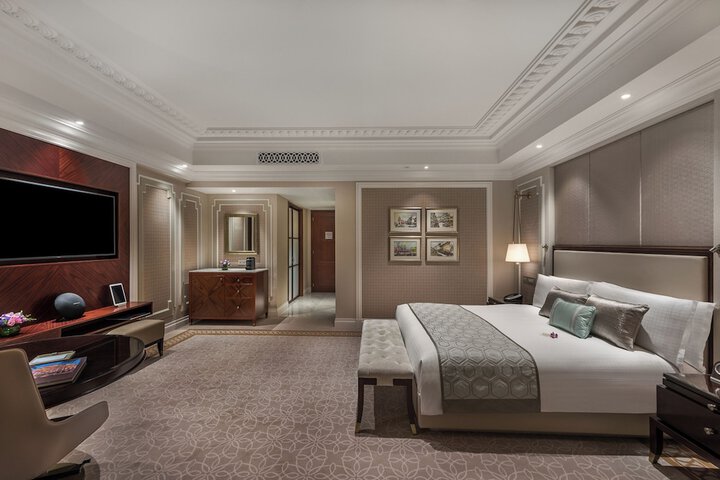 Room 18 of 84