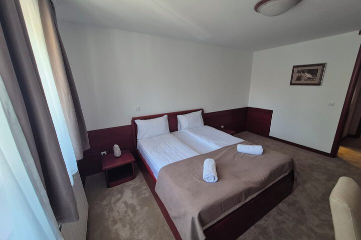 Room 3 of 35