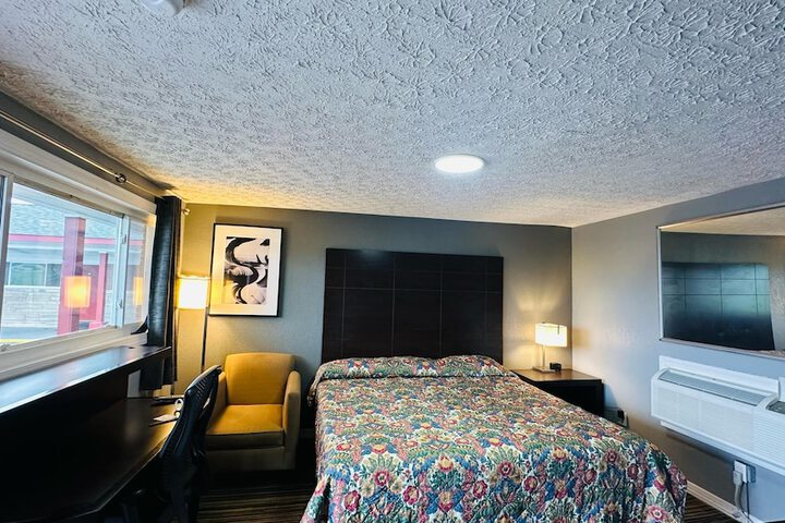 Room 8 of 39