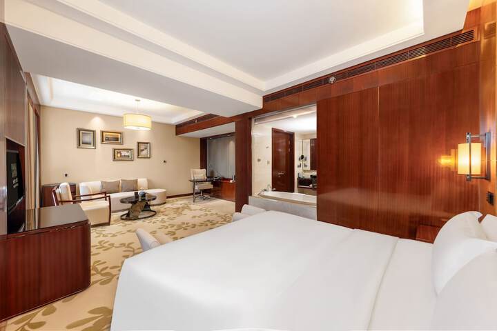 Room 16 of 43