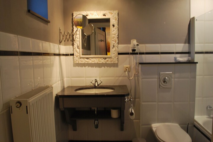 Room 43 of 66