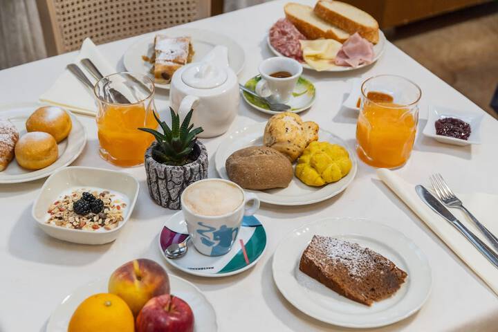 Breakfast/Coffee Service 37 of 53