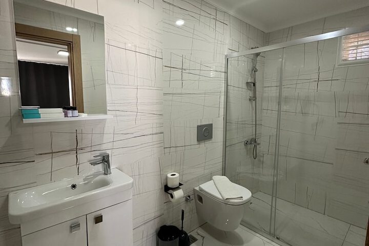 Room 14 of 26