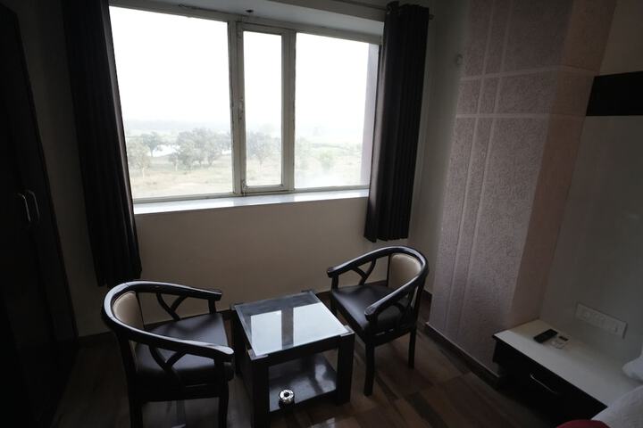 Room 10 of 24