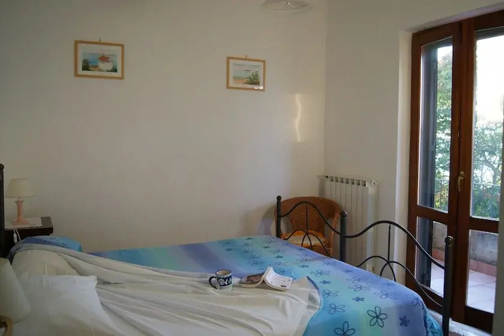 Room 5 of 15