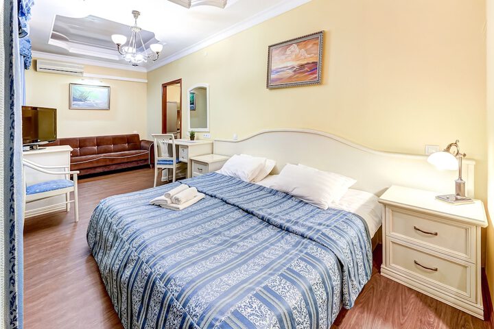 Room 10 of 30