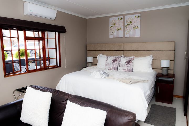 Room 4 of 30
