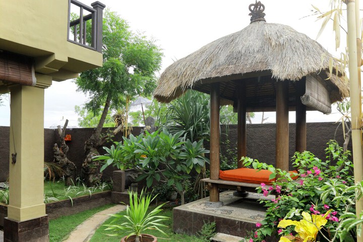Hotel Exterior 28 of 32