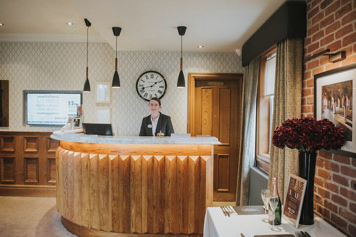 Entrance & Lobby