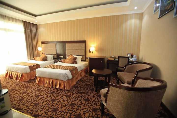 Room 4 of 8