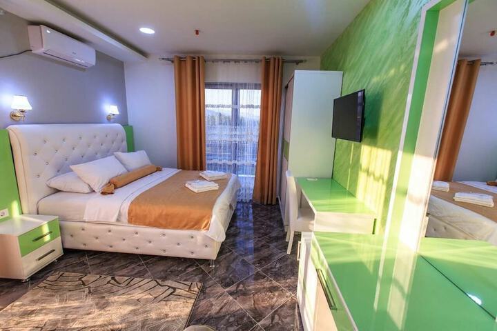 Room 7 of 63