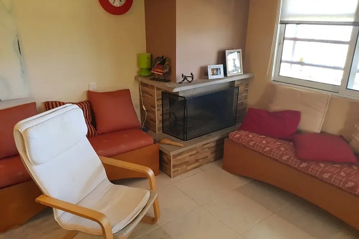 Room 2 of 18