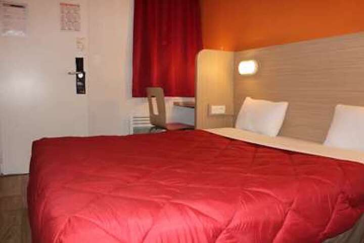 Room 22 of 48