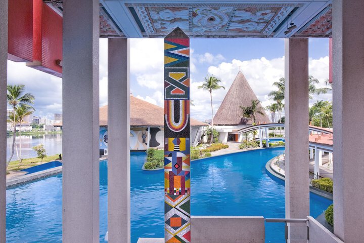 Pool Hotel