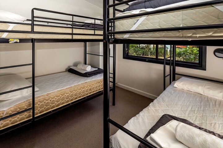 Room 34 of 102