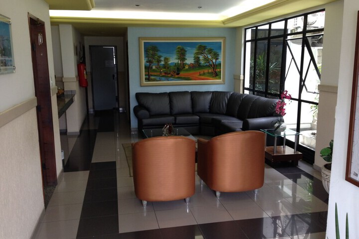 Entrance & Lobby