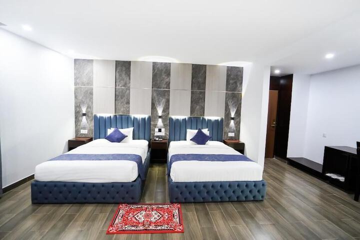 Room 48 of 77