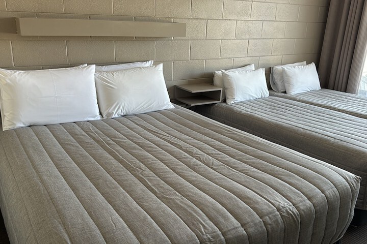 Room 9 of 26