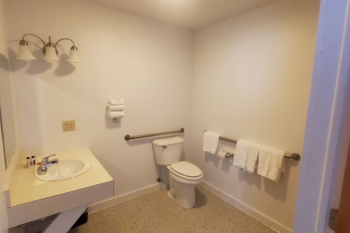 Room 33 of 54