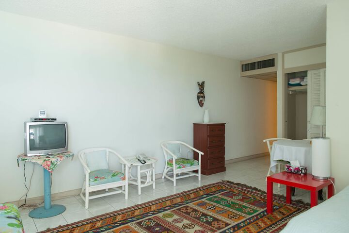 Room 7 of 25