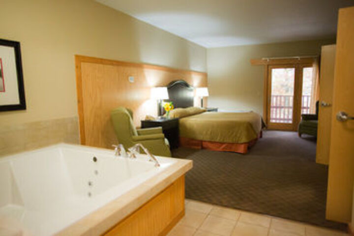 Room 6 of 35