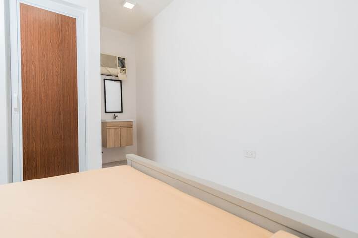 Room 8 of 26