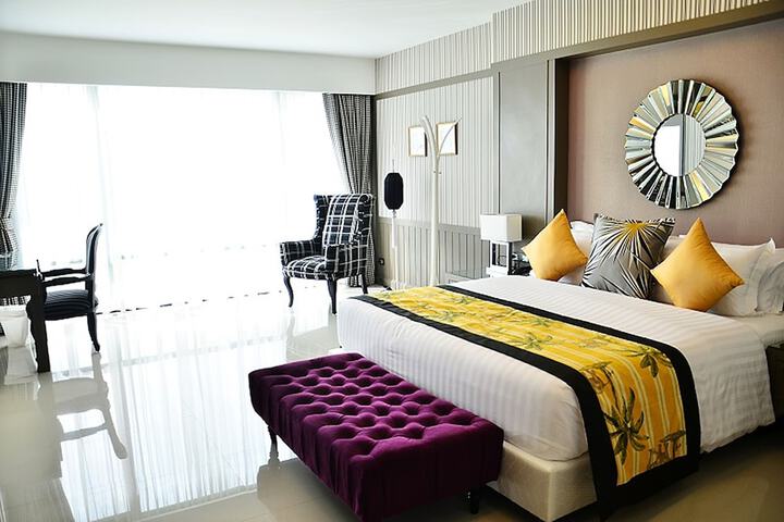 Room 28 of 152