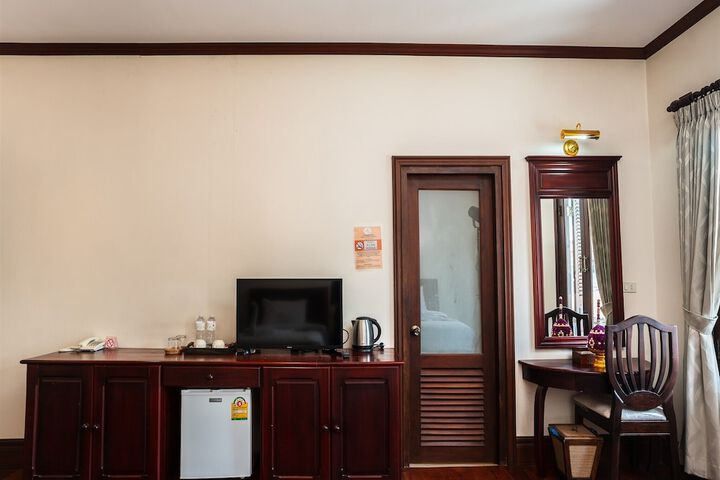 Room 52 of 156
