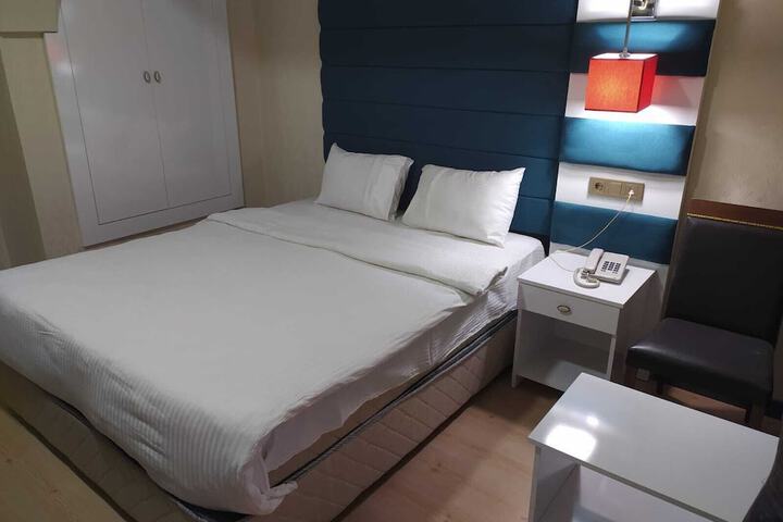 Room 8 of 31