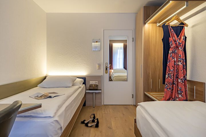 Room 47 of 107