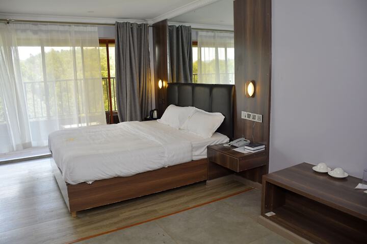 Room 12 of 50