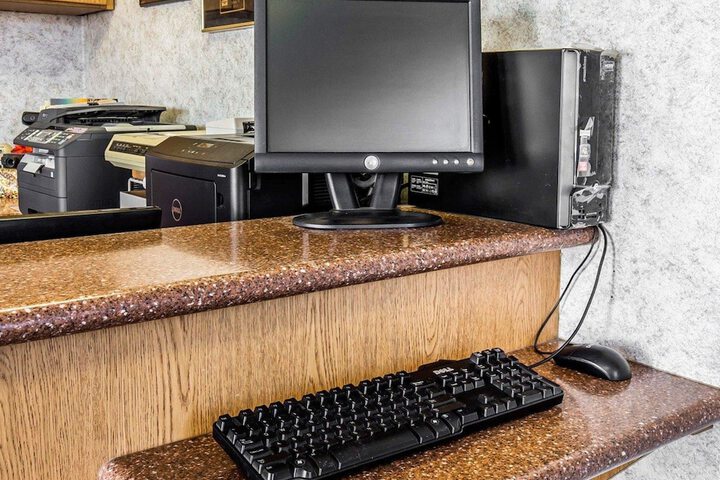 Business Center 22 of 25