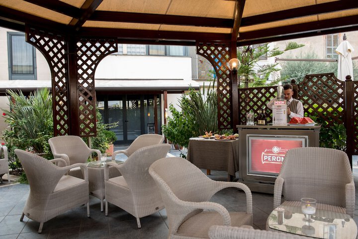 Lounge 57 of 75