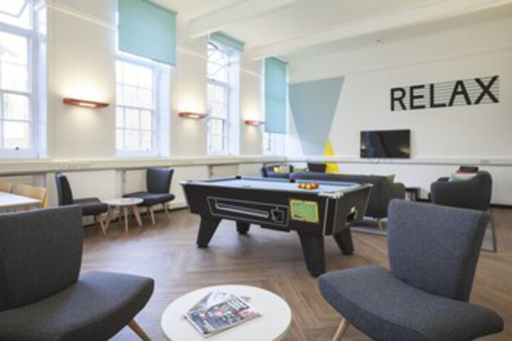Room 6 of 18