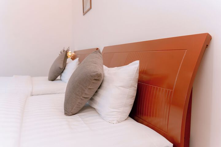 Room 27 of 125