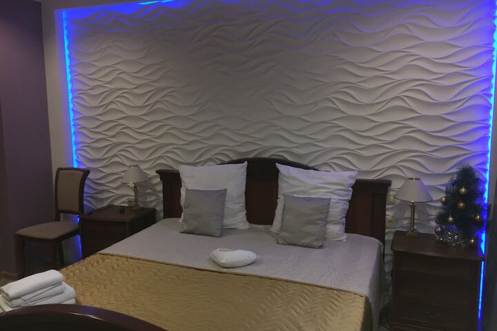 Room 52 of 68