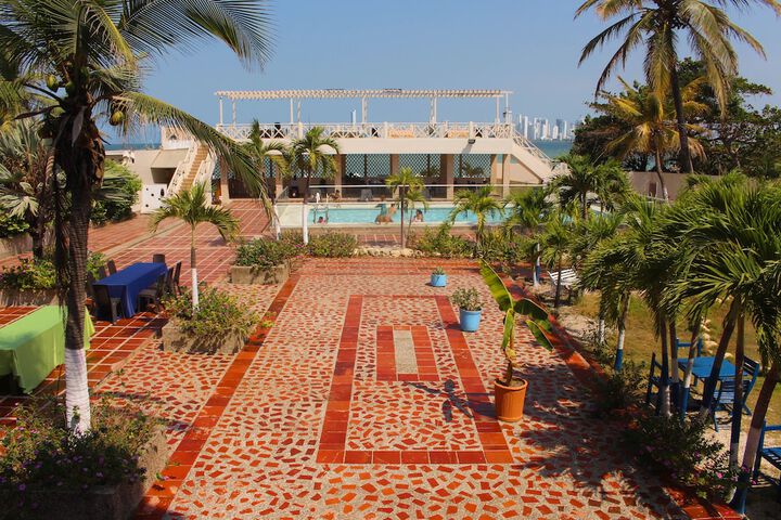 Pools & Facilities