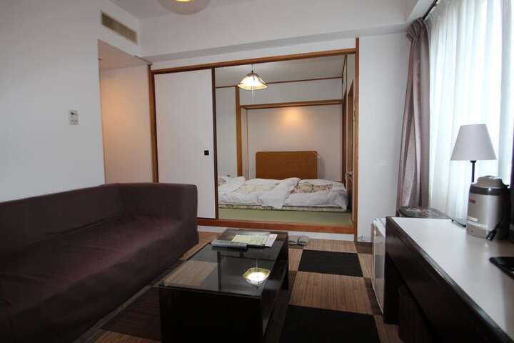 Room 12 of 15
