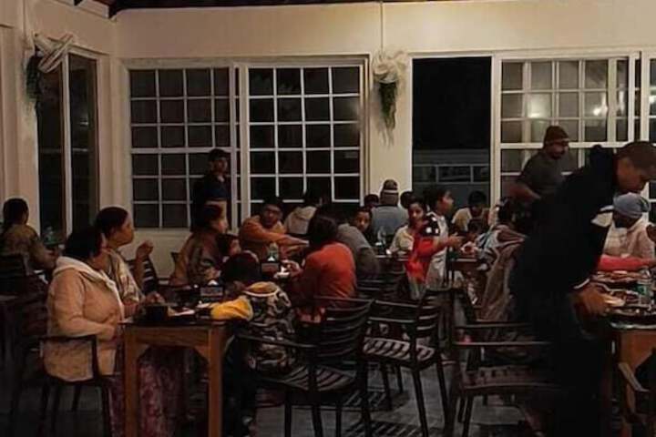 Dining 15 of 30