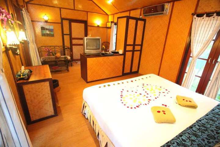 Room 2 of 3