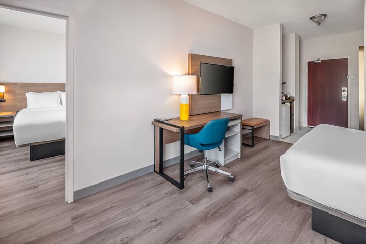 Room 51 of 73