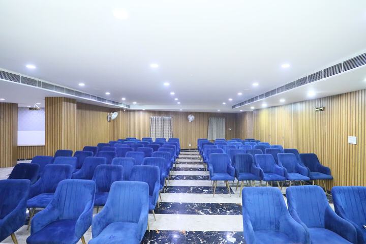 Business Center 39 of 42
